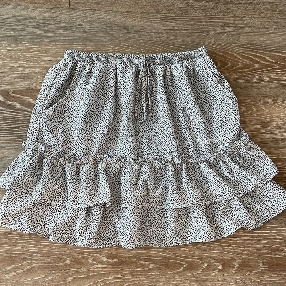 spotted mini skirt